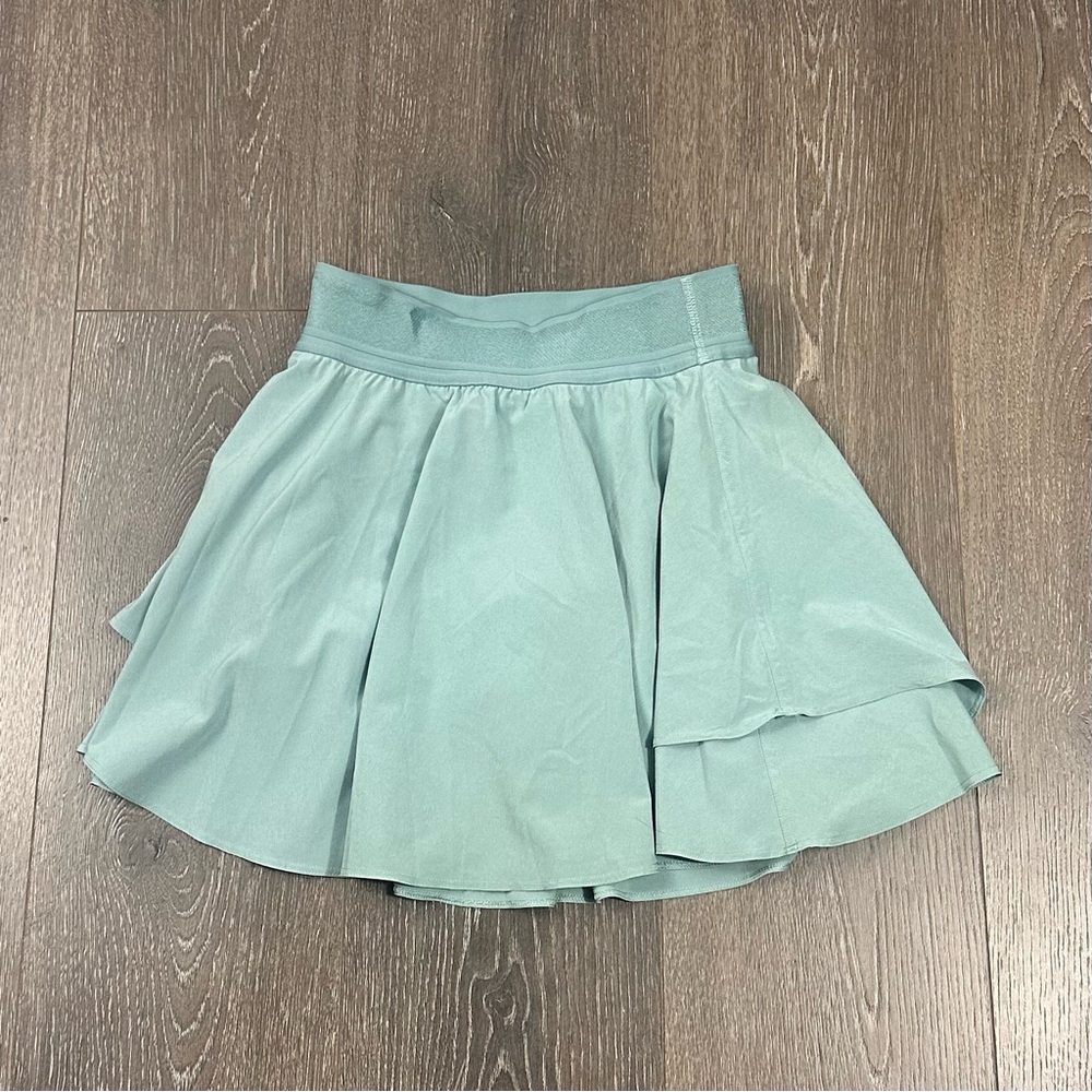 Lululemon Court Rival High Rise‎ Skirt Sz 2